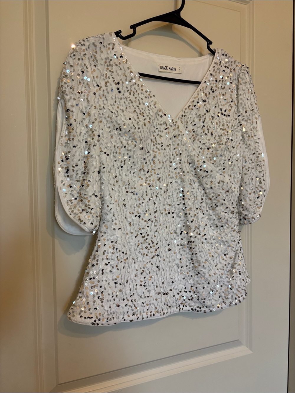 Grace Karin White Sequin V-Neck Short Puff Sleeve Top
